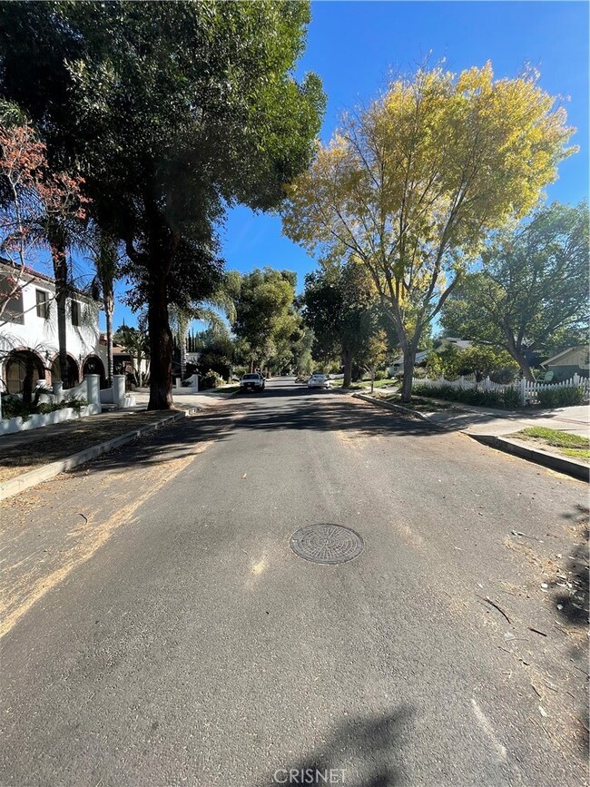 21316 Celes St, Woodland Hills, CA 91364 - photo 3