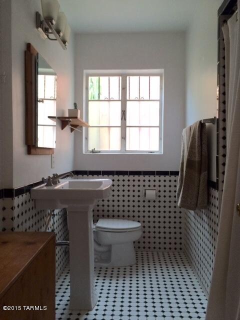 I love this bathroom!