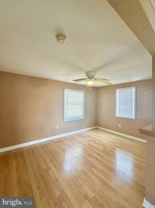 1526 Weber Dr, Marcus Hook, PA 19061 - photo 2