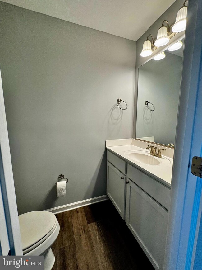 487 Stonewall St, Strasburg, VA 22657 - photo 6