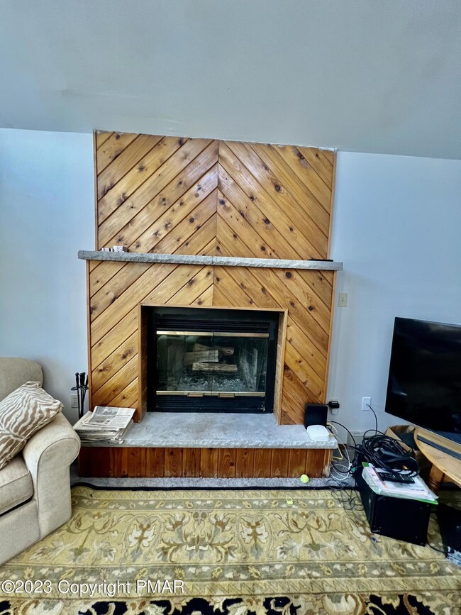 5869 Decker Rd, Bushkill, PA 18324 - photo 5