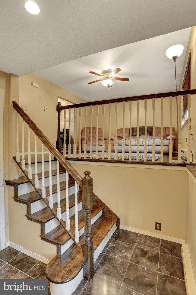 137 Lenker Dr, Williamstown, PA 17098 - photo 3