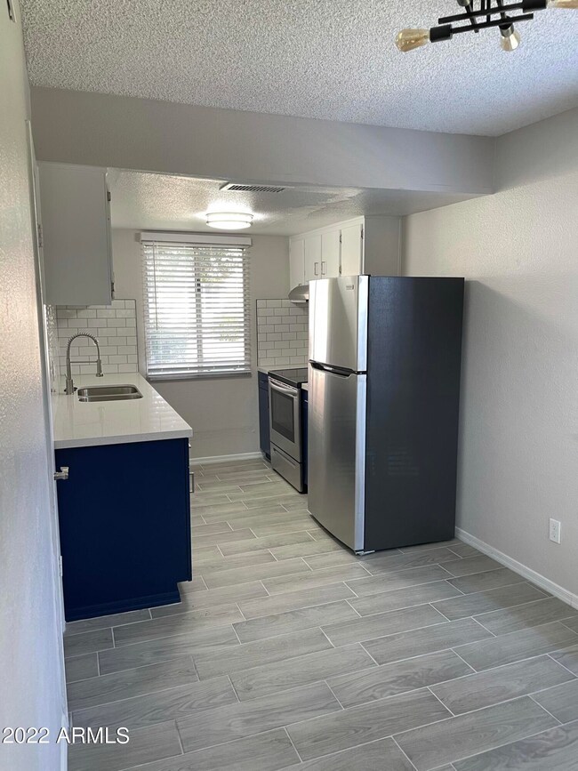 8441 N 34th Ave, Phoenix, AZ 85051 - photo 2