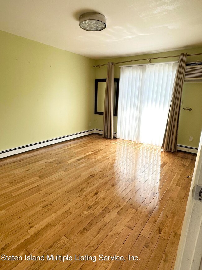 161 Lamped Loop unit A, Staten Island, NY 10314 - photo 4
