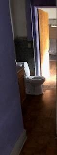 Jack and Jill bathroom between both large bedroom.