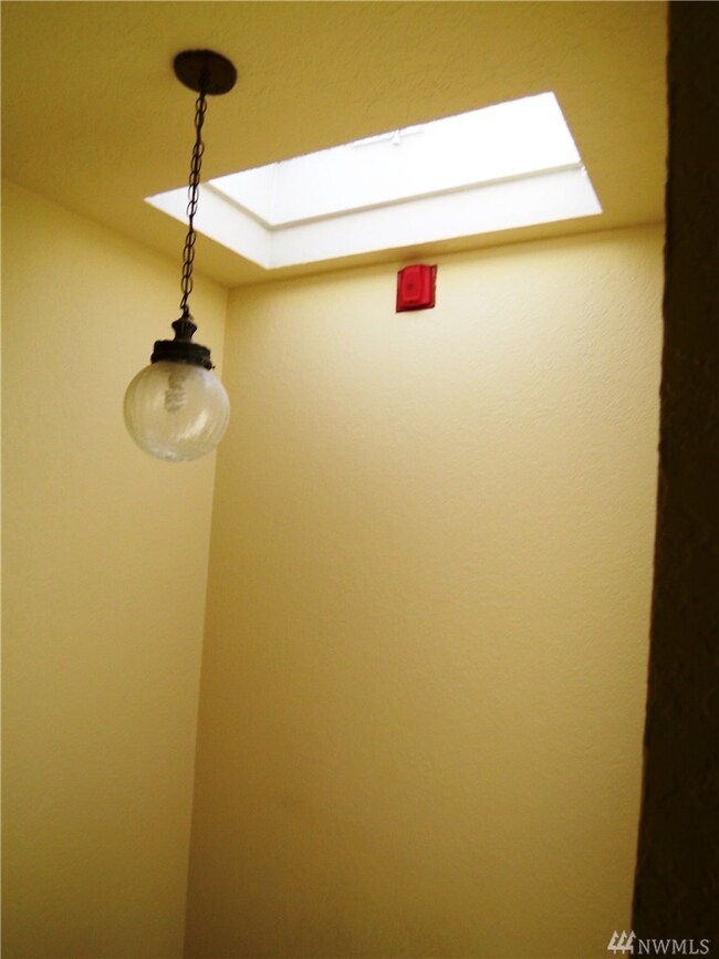 21617 80th Ave W unit 208, Edmonds, WA 98026 - photo 6