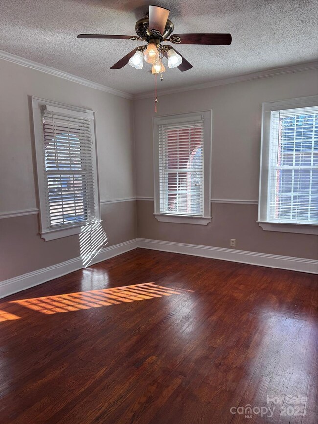 300 S Thompson St, Shelby, NC 28150 - photo 4