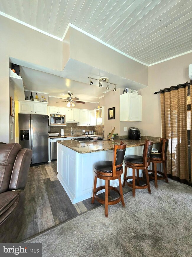 254 Meadow Rd, Pasadena, MD 21122 - photo 3