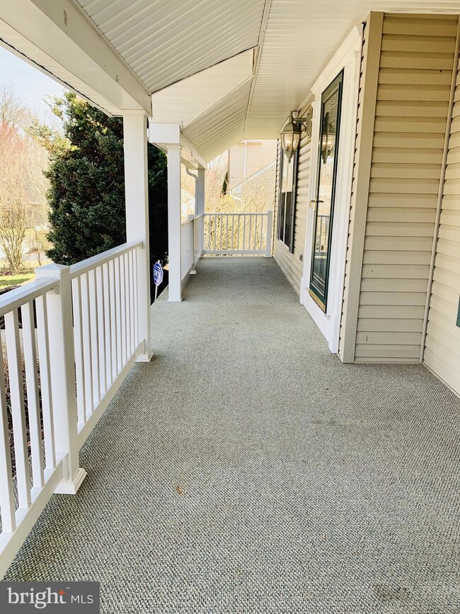 246 E Flagstone Dr, Newark, DE 19702 - photo 2