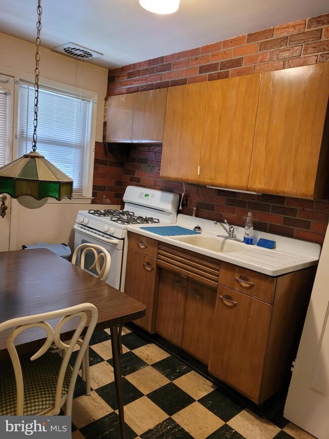 2305 Searles Rd, Dundalk, MD 21222 - photo 6