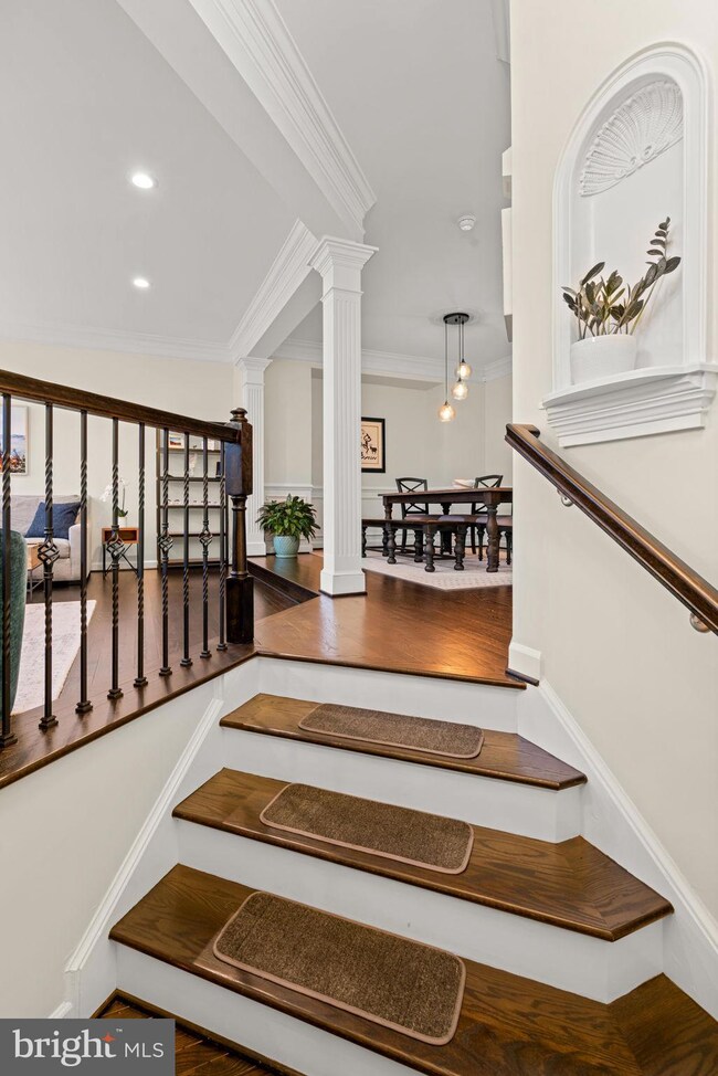 4078 Walnut Cove Cir, Fairfax, VA 22033 - photo 6