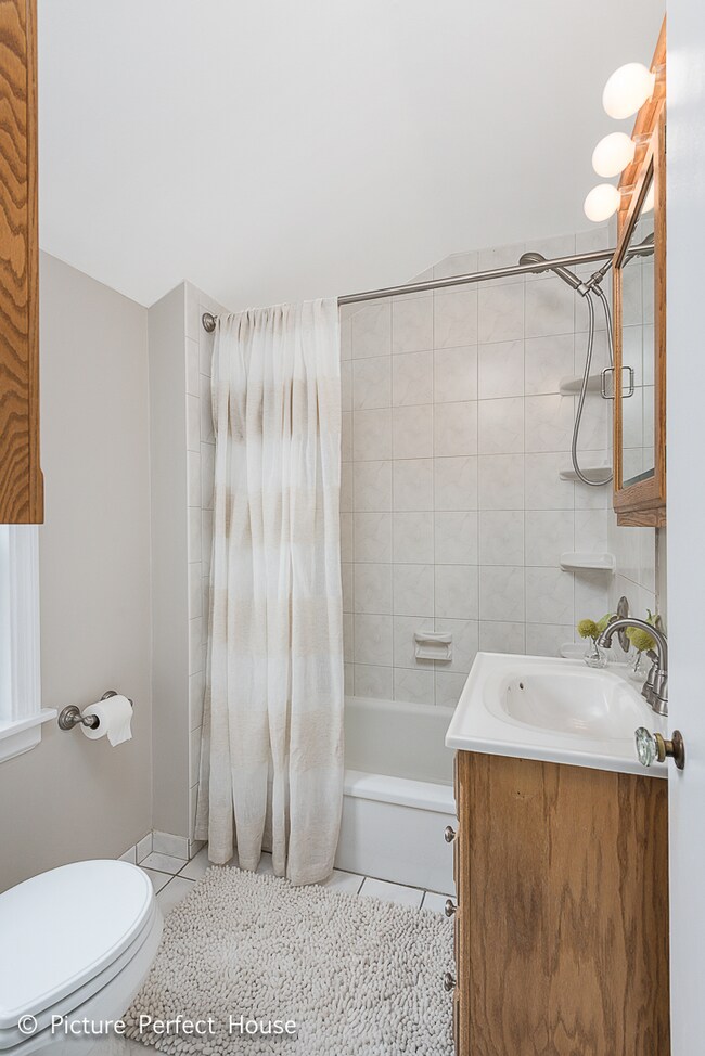 1426 Manchester Ave, Westchester, IL 60154 - photo 4