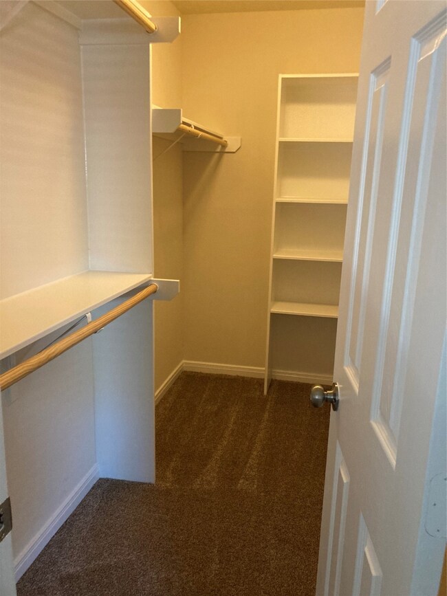 1319 Betsy Ross St, Alvin, TX 77511 - photo 5