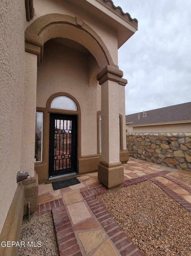 721 Desert Sage Dr, Horizon City, TX 79928 - photo 6