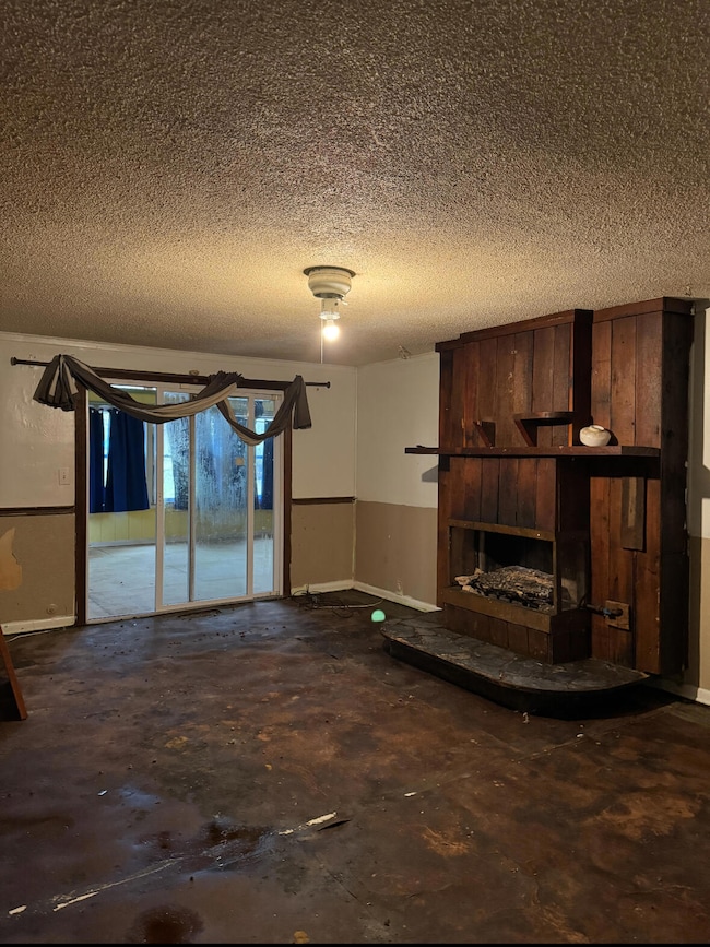 1260 Gilbert St, Flint, MI 48532 - photo 2