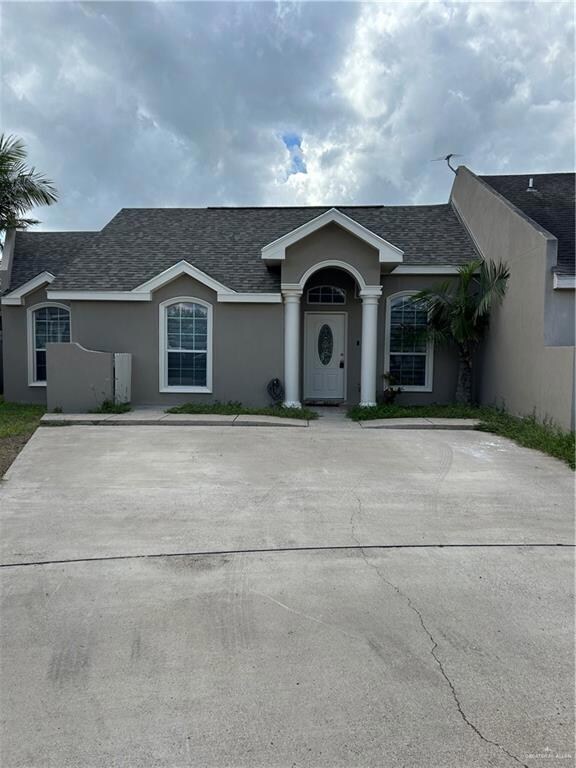 514 S Skyview Dr, Pharr, TX 78577 - photo 2