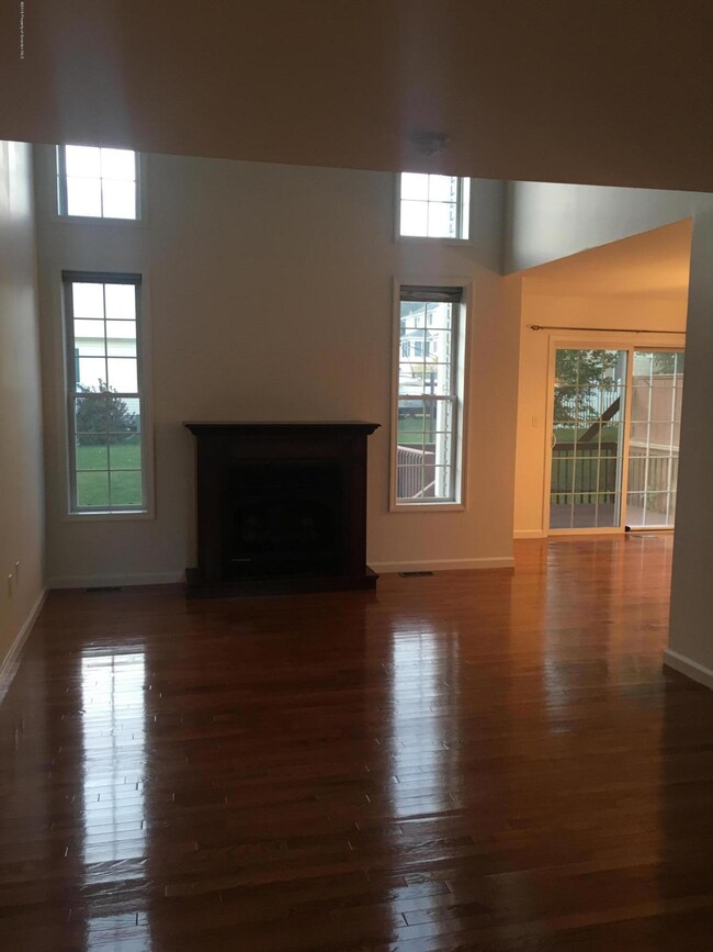 554 S Keyser Ave, Scranton, PA 18504 - photo 3