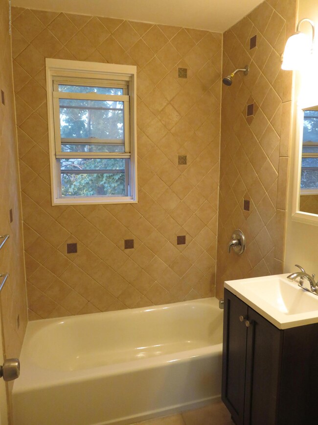 762 N Stiles St, Linden, NJ 07036 - photo 7