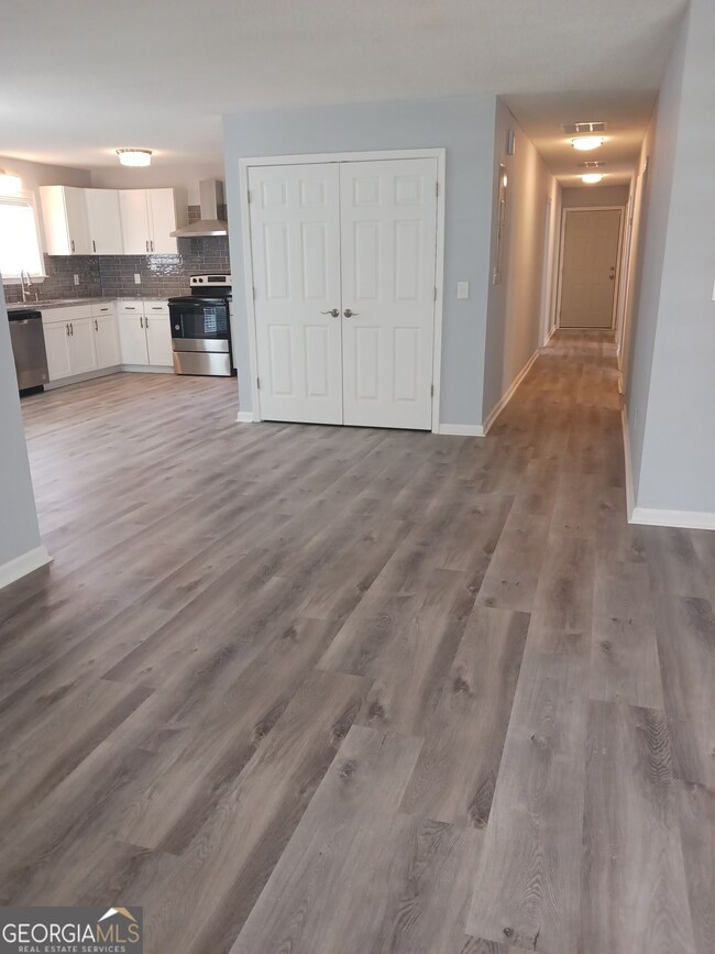Entrance, Foyer