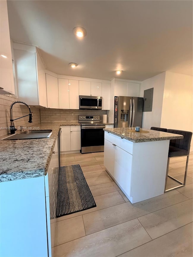 2310 N 70th Ave, Hollywood, FL 33024 - photo 6