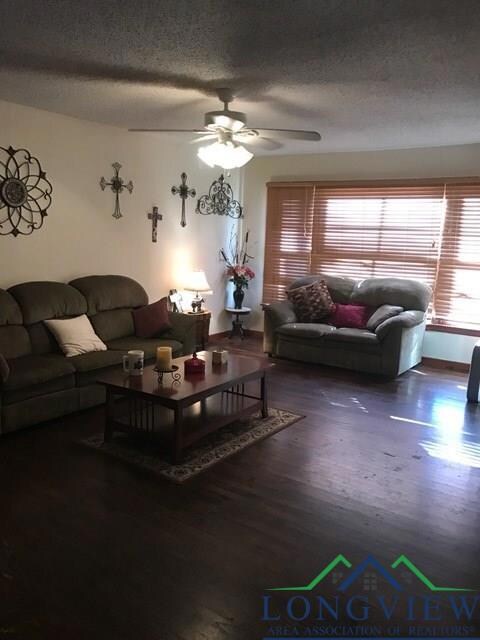 1822 Knob Hill Dr, Tyler, TX 75701 - photo 2