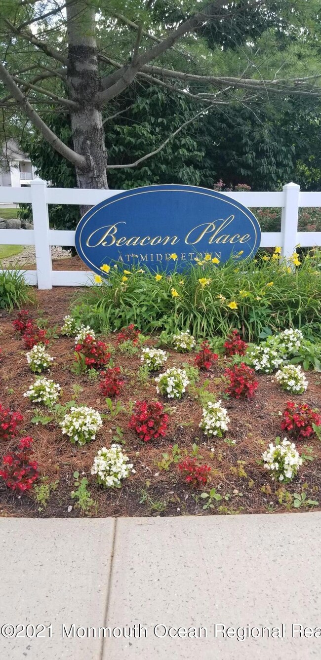 220 Wedgewood Cir, Belford, NJ 07718 - photo 2