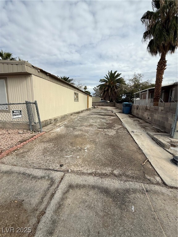 3652 Allegheny Dr, Las Vegas, NV 89122 - photo 6