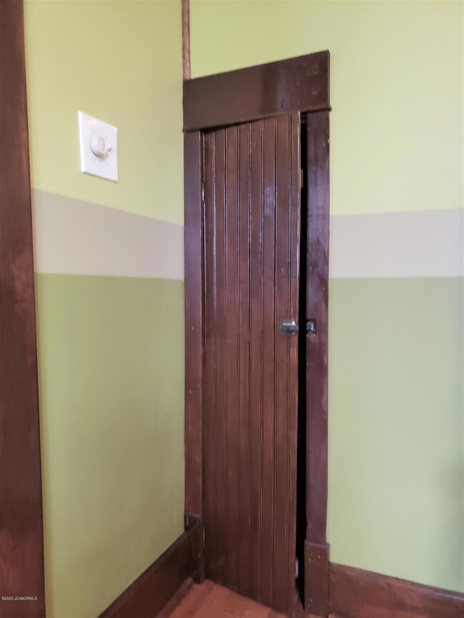 4-Living Room Built In