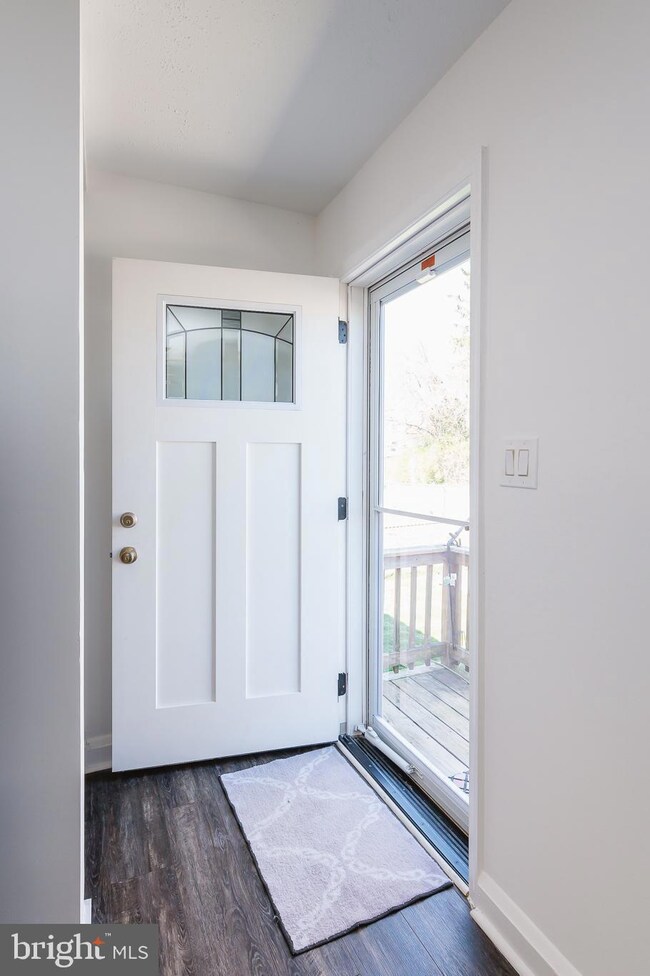 2923 Illinois Ave, Halethorpe, MD 21227 - photo 4