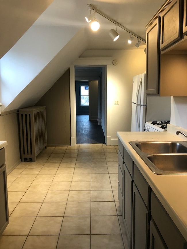 119 N Myrtle Ave unit 2, Elmhurst, IL 60126 - photo 7