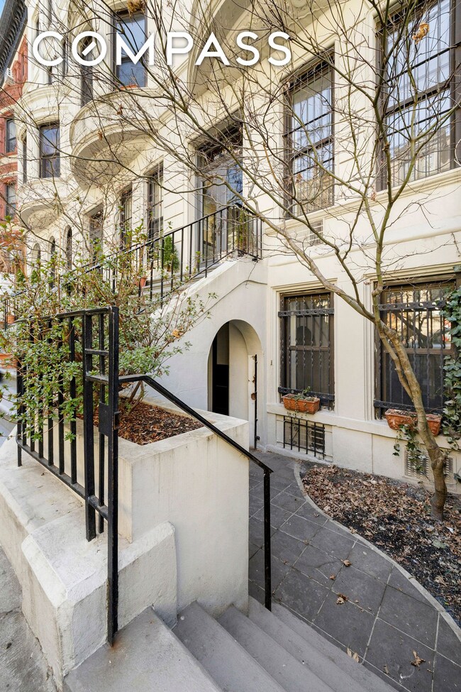 134 W 80th St unit PARLOR, New York, NY 10024 - photo 6