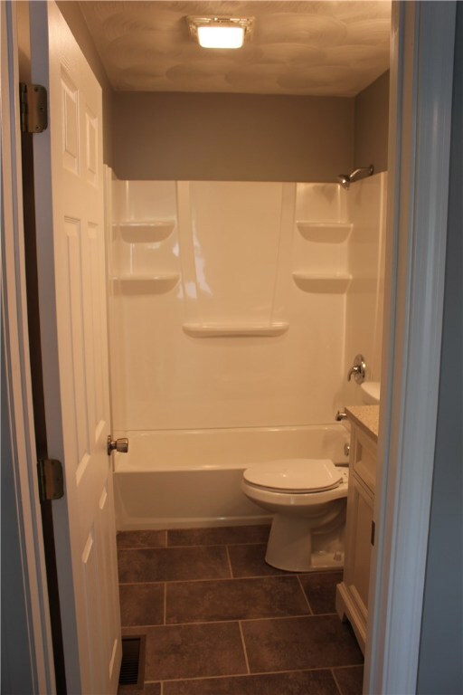 unlisted-address, Warwick, RI 02888 - photo 6