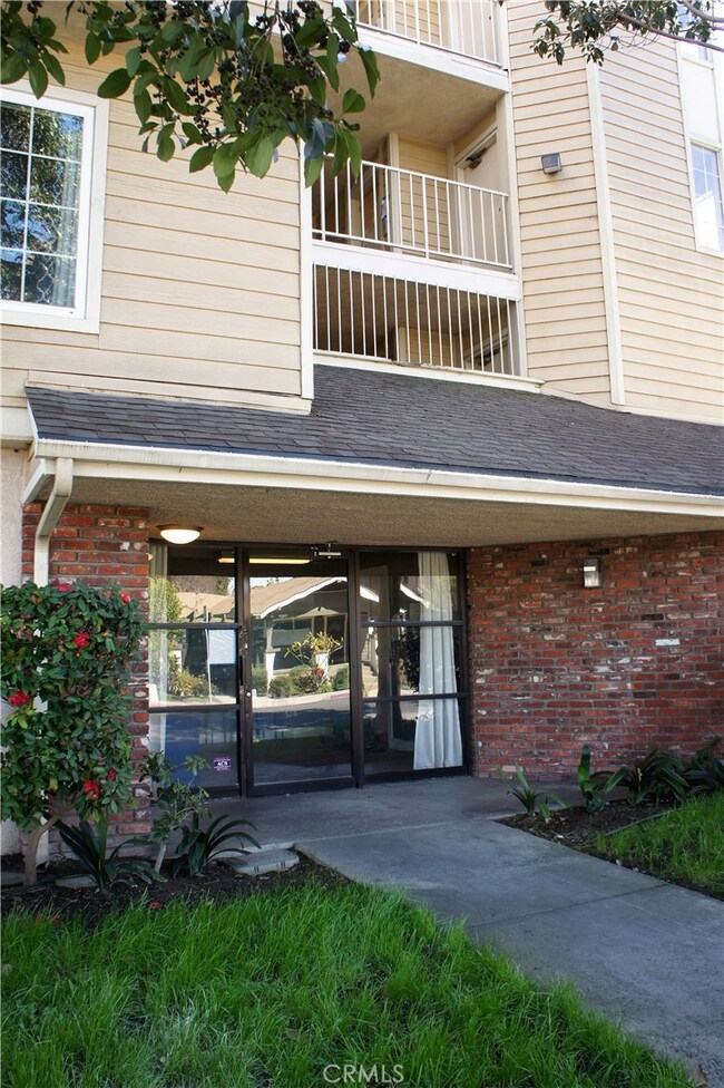 Lobby entrance with elevator.