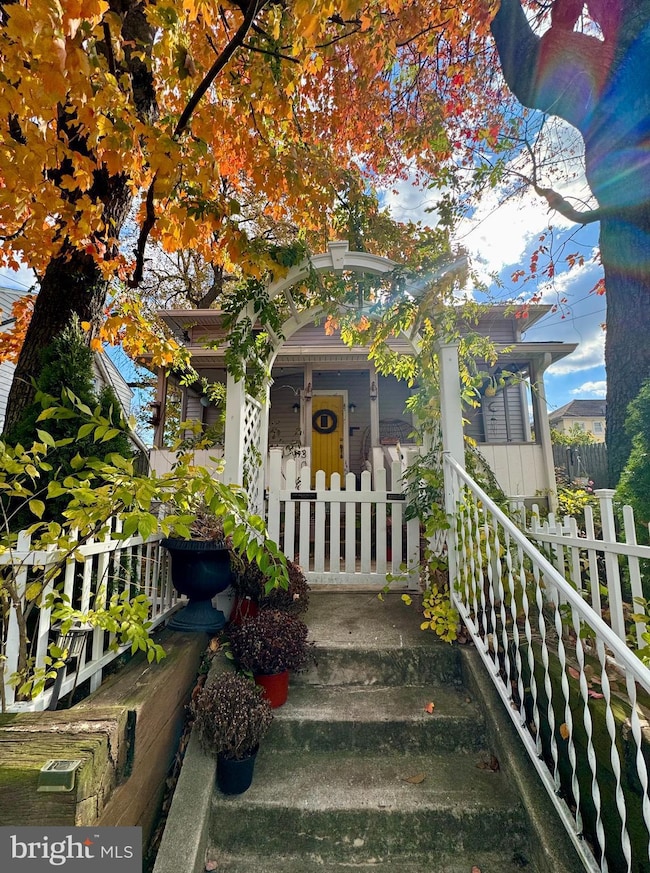 307 Johnson Ave, Upper Chichester, PA 19061 - photo 2