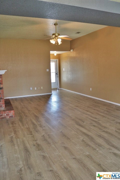911 Risen Star Ln, Copperas Cove, TX 76522 - photo 6