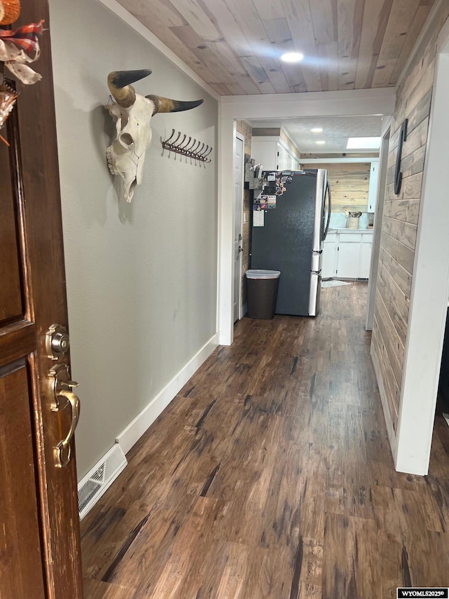 213 E Kendrick St, Rawlins, WY 82301 - photo 2