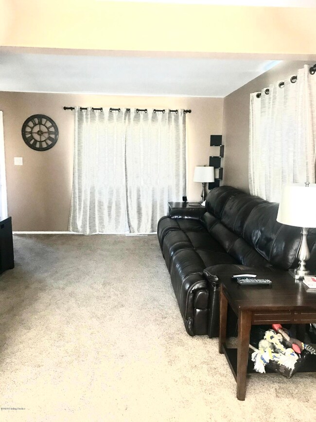 7B41F072-2D92-4237-A06B-54ADF13DB763