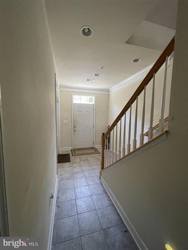 8002 Endzone Way, Hyattsville, MD 20785 - photo 5