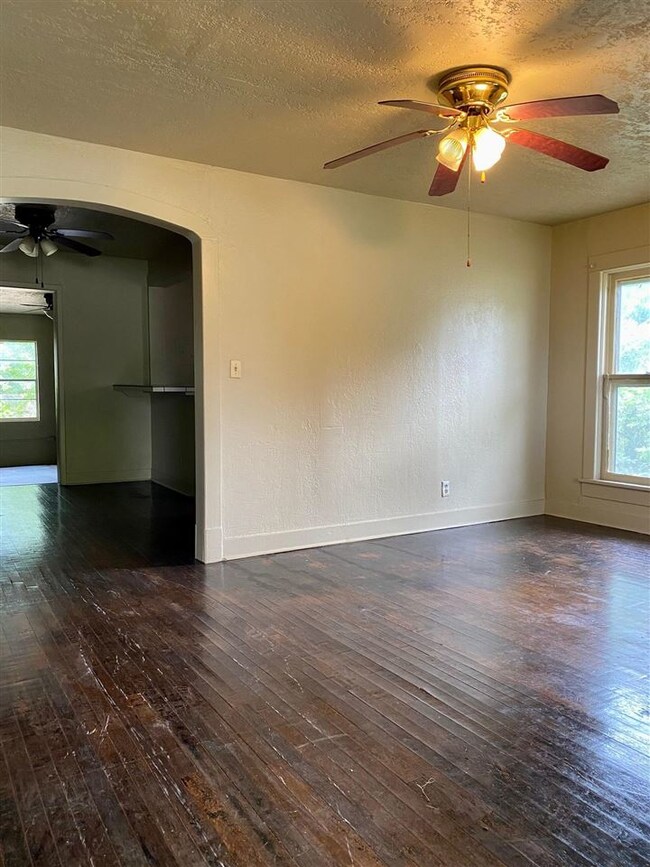 706 W Elder Ave, Duncan, OK 73533 - photo 2