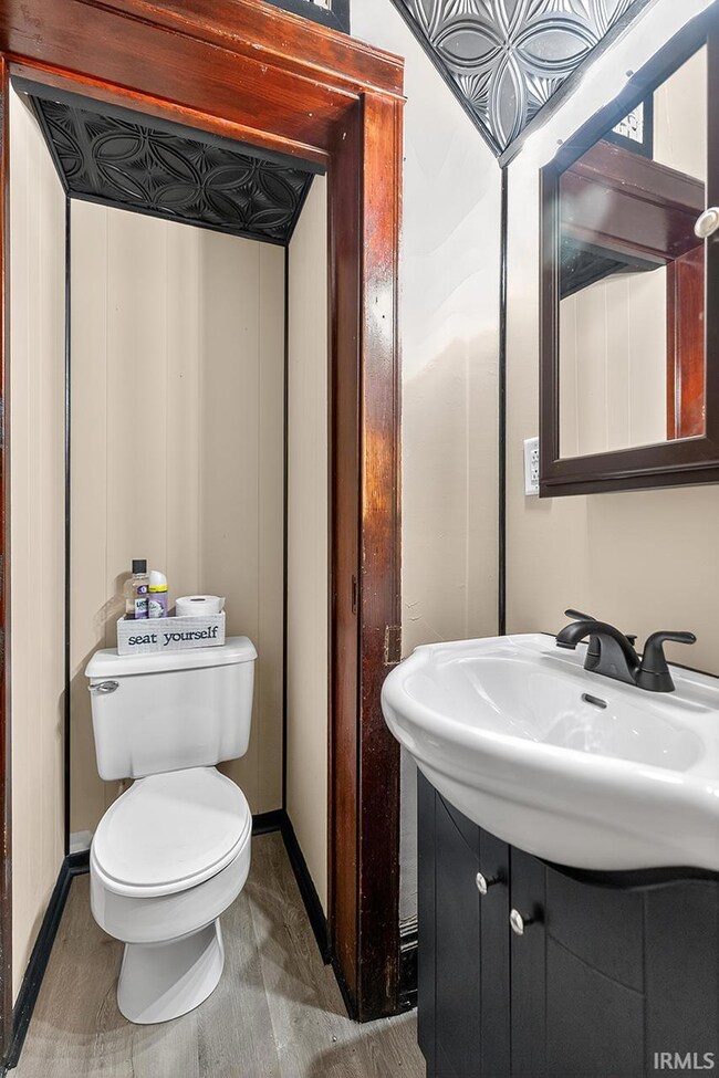 537 Gladstone Ave, Elkhart, IN 46516 - photo 7