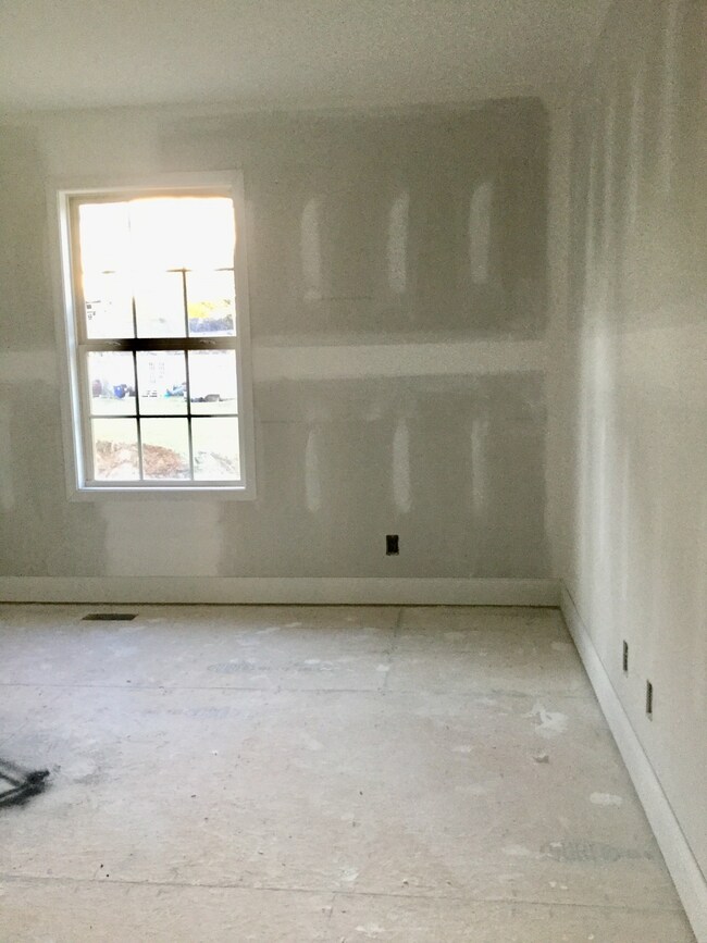 212 Keenan Ln, Shelbyville, TN 37160 - photo 7