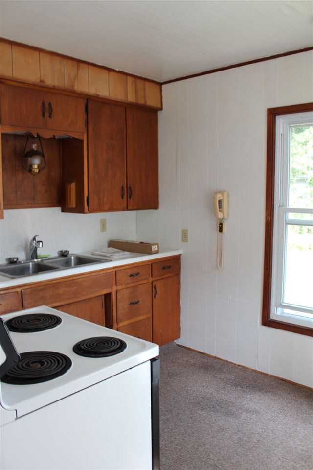 2302 Hickory Ln, Cedar Falls, IA 50613 - photo 6