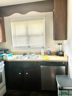 905 Brett Dr unit B, Hinesville, GA 31313 - photo 3