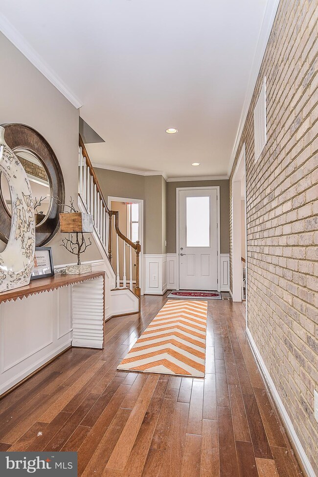 42346 Leeds Field Dr, Chantilly, VA 20152 - photo 6