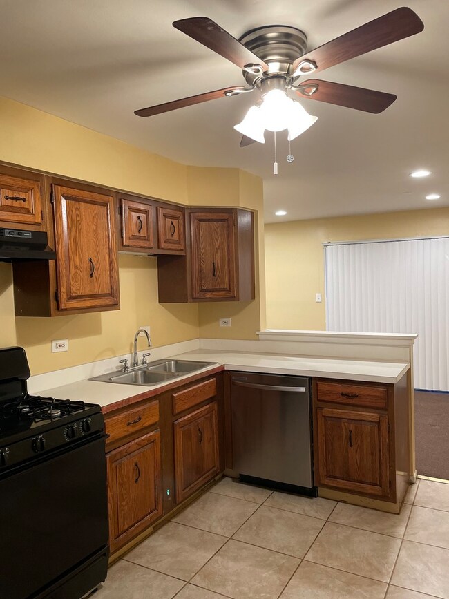 unlisted-address, Country Club Hills, IL 60478 - photo 2