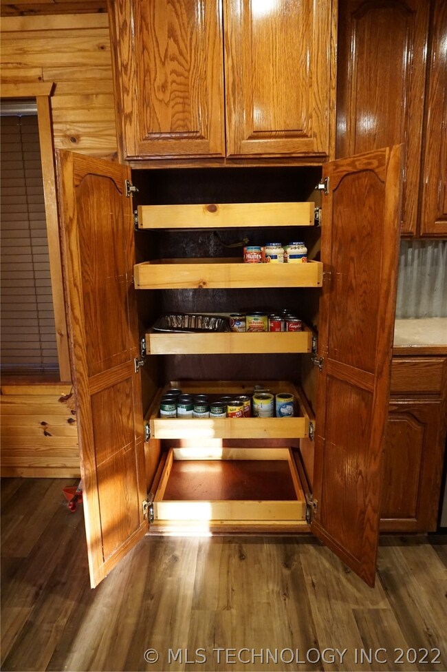 Pantry/storage