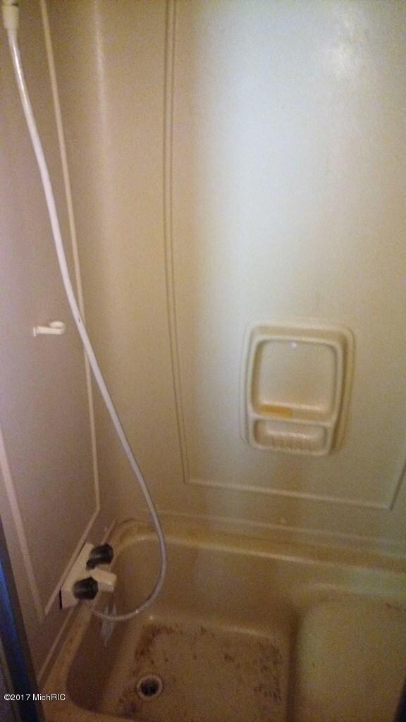 10094 N Woodbridge Rd, Bitely, MI 49309 - photo 7