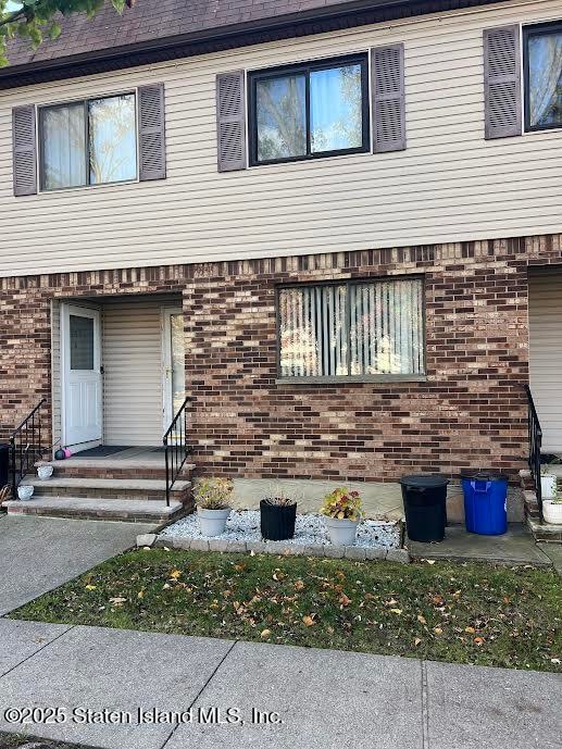 147 Colon Ave unit B, Staten Island, NY 10308 - photo 2