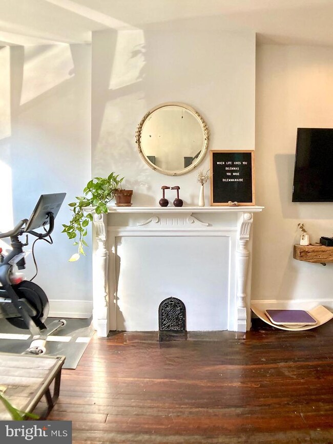 1411 S 23rd St, Philadelphia, PA 19146 - photo 5