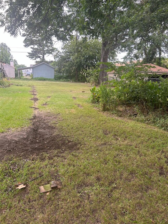 613 W Owings St, Denison, TX 75020 - photo 3